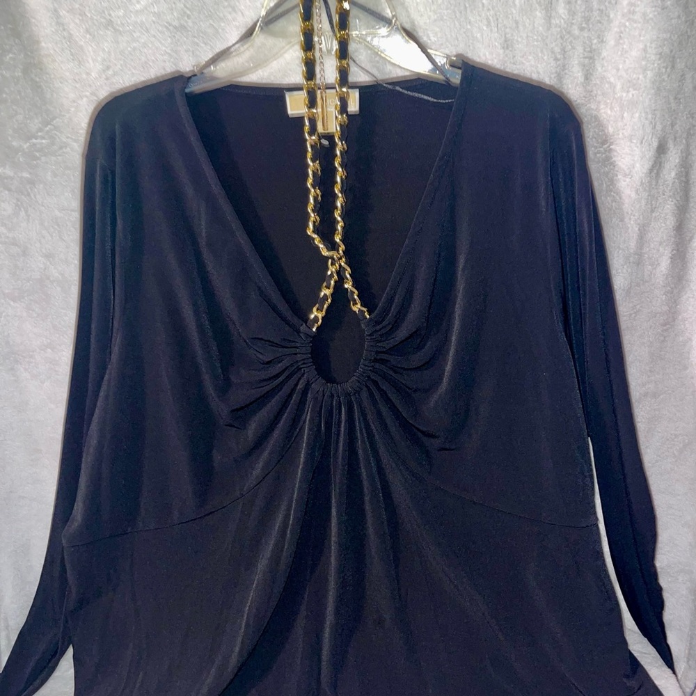 NWOT Michael Kors Black  Women's Long-Sleeve V-Neck Top w/ Chain Necklace Detail